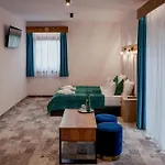 Nocleg ze śniadaniem Folk Prestige 3*