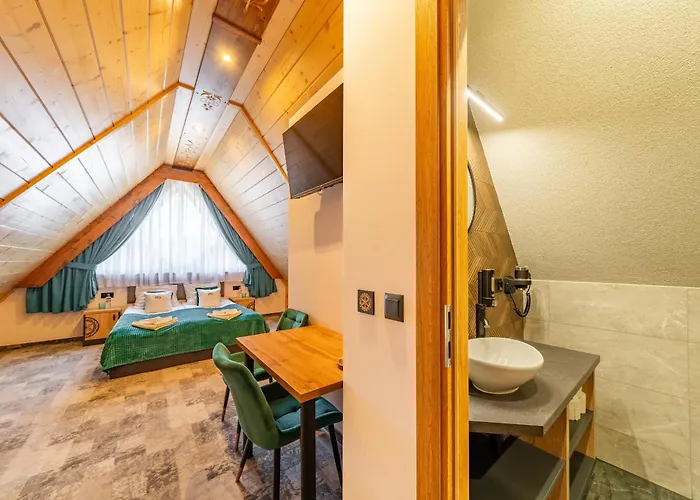 Folk Prestige Bed & Breakfast 3*